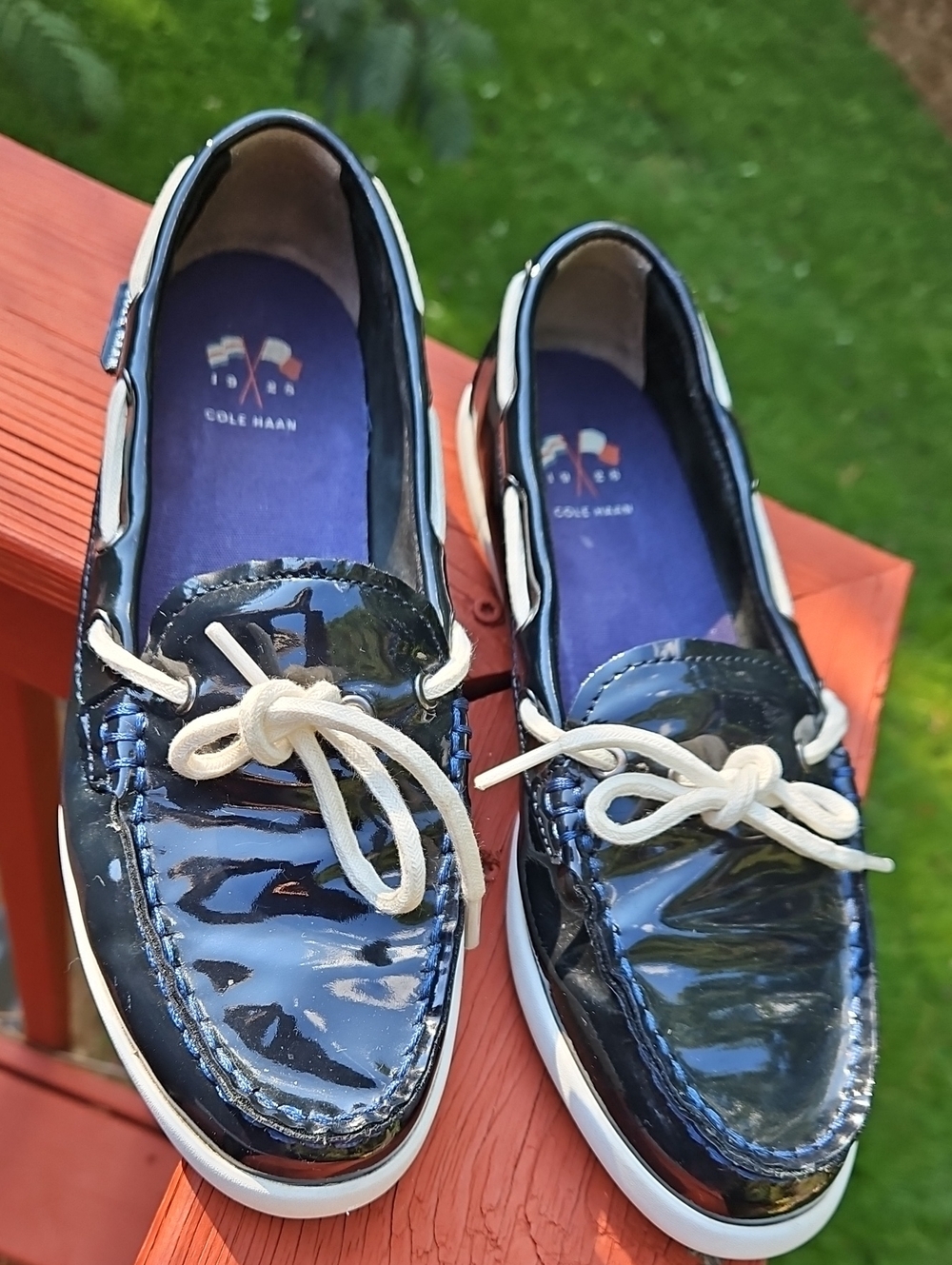 Cole Haan Navy Patent Loafers Moc Boat Shoes White Laces Size 8B Slip On